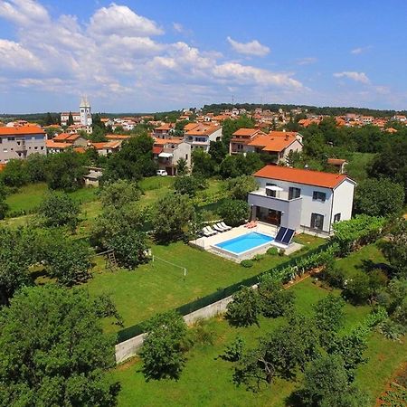 Ferienhaus Mit Privatpool Fuer 8 Personen Ca 200 Qm In Medulin, Istrien Suedkueste Von Istrien Exterior photo